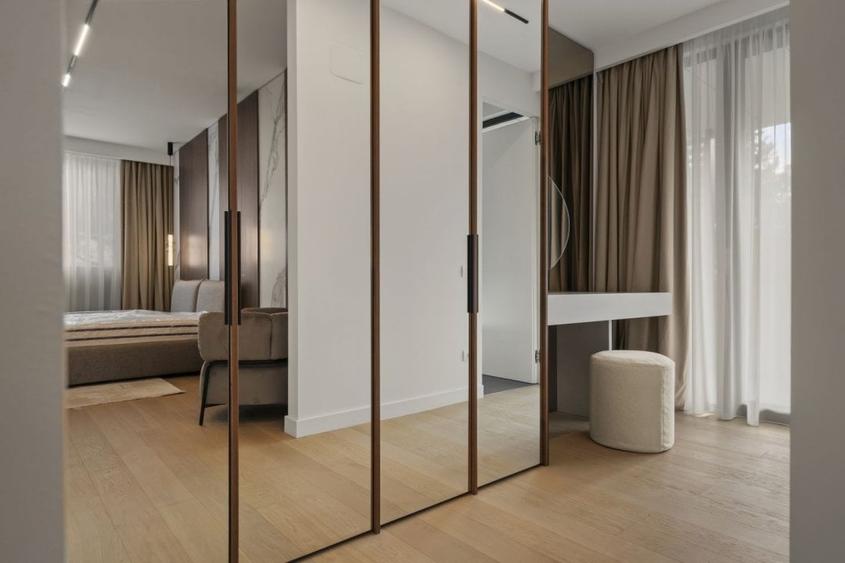 Apartament cu 4 camere decomandat, mobilat în Aviatorilor