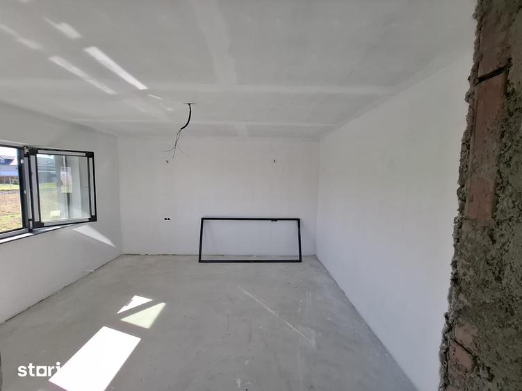 Casă cu 2 camere cu Teren 425 Mp în Holboca