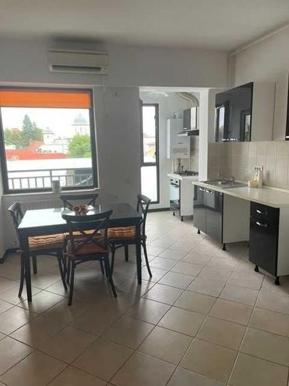 Apartament cu 2 camere semidecomandat în Central