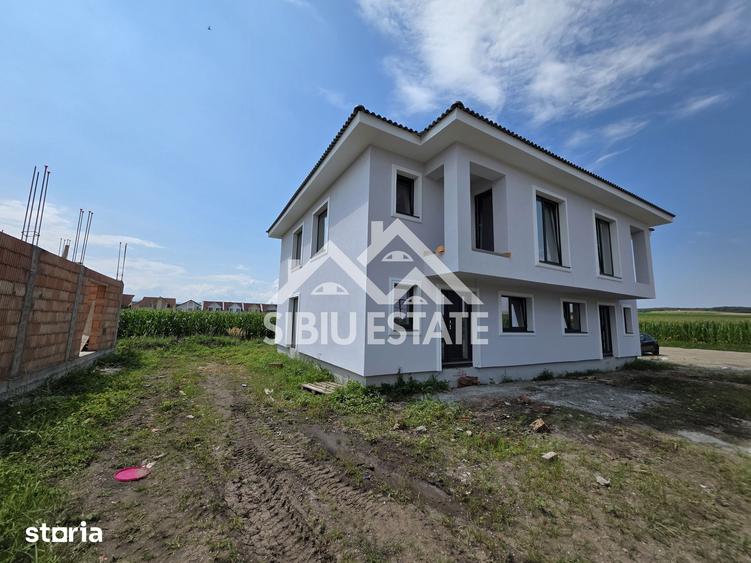 Casă cu 4 camere cu Teren 230 Mp în Central