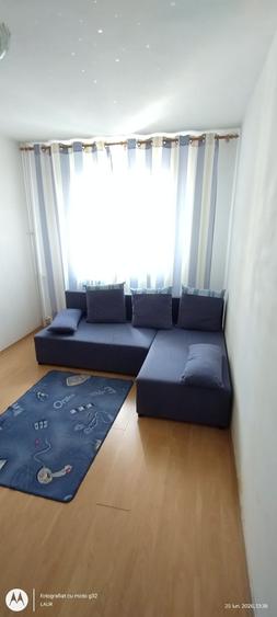 Apartament cu 3 camere semidecomandat în Titan