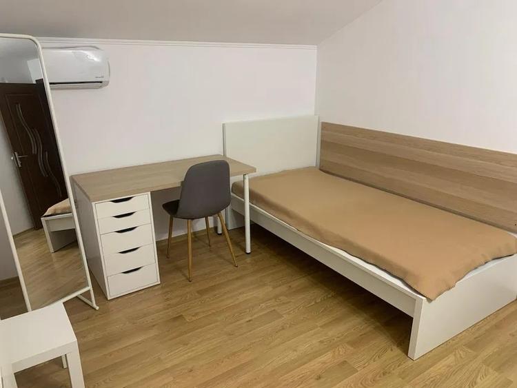 Casă individuală cu 5 camere cu Teren 150 Mp în Lazu