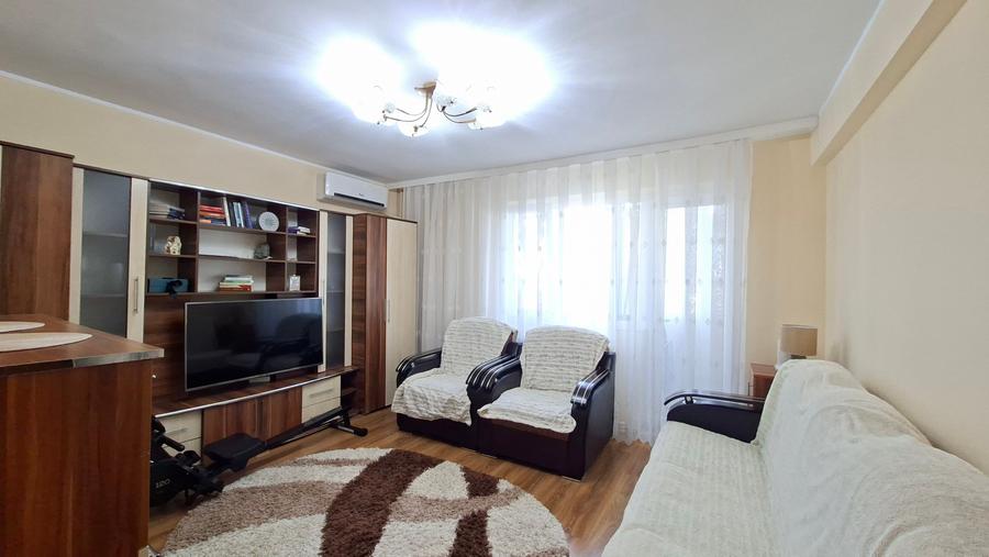 Apartament cu 2 camere decomandat în Micro 19