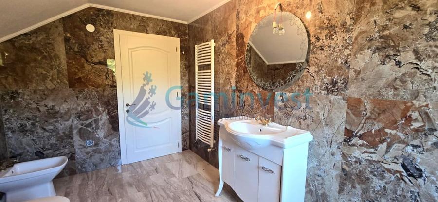 Casă individuală cu 5 camere cu Canalizare în Beiuș