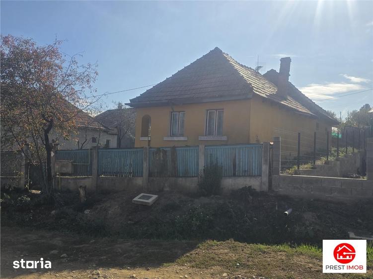 Casă cu 2 camere cu Teren 400 Mp în Ceuaș
