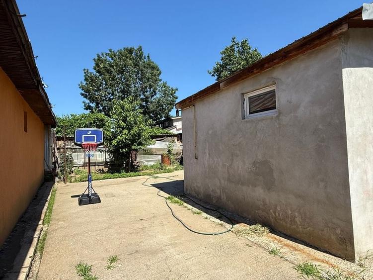 Casă cu 3 camere în 23 August (Cațelul)