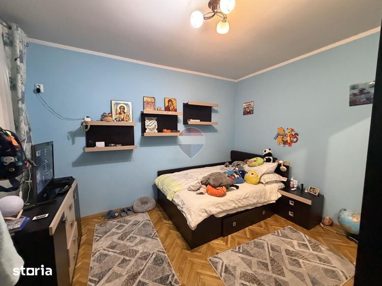 Casă cu 4 camere cu Teren 2500 Mp în Putna