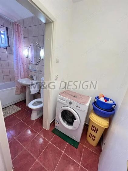Apartament cu 3 camere semidecomandat, mobilat în Medicină