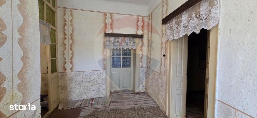 Casă cu 3 camere cu Teren 936 Mp în Socodor