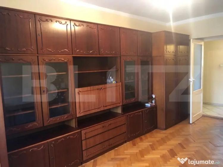 Apartament cu 3 camere decomandat în Carpați 2