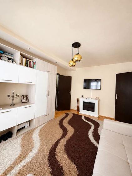 Apartament cu 3 camere semidecomandat, mobilat în Lipovei — fotografia 2
