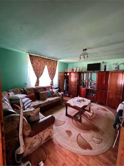 Casa cu doua locuin?e ?i teren de 1.439 mp - 8