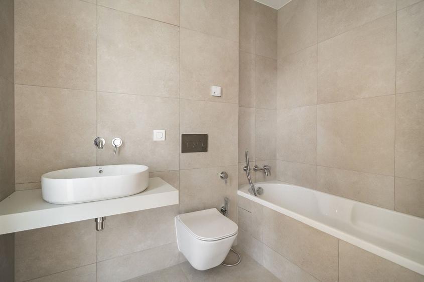 Casă cu 3 camere cu Canalizare în Tunari