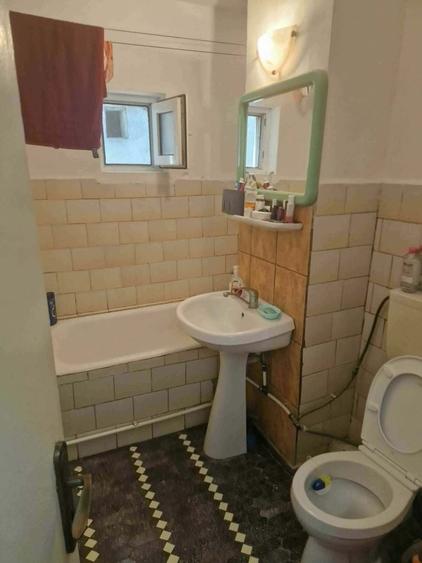 Apartament cu 2 camere semidecomandat în Fetești-Gară