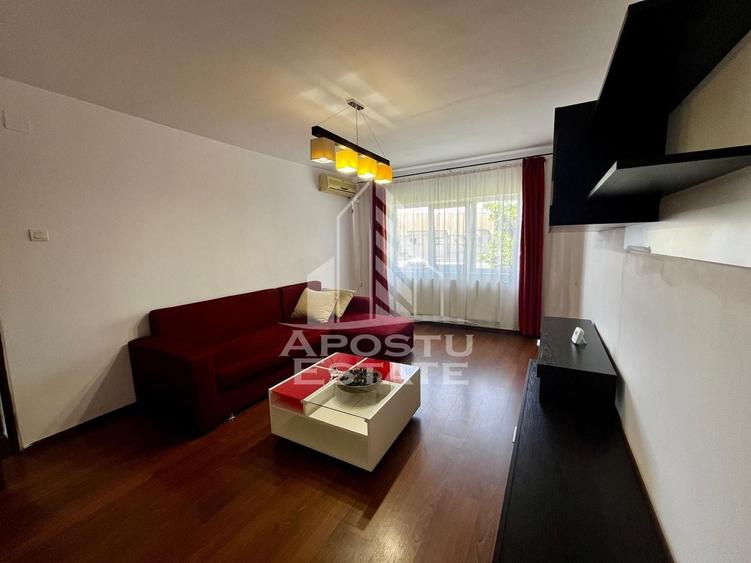 Apartament cu 3 camere decomandat, mobilat în Aradului