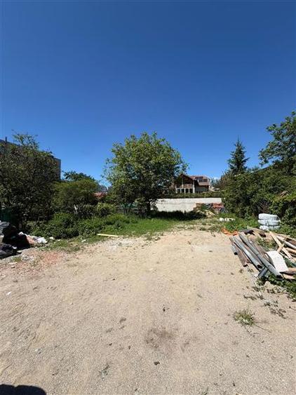 Teren Construcții intravilan de 350 mp, în Tractorul