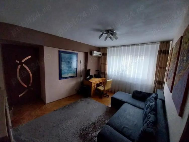 Apartament cu 3 camere semidecomandat în Dacia