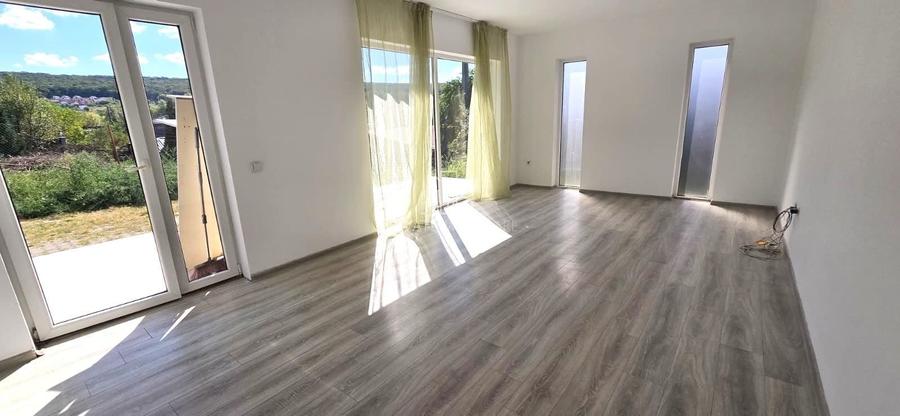 Casă individuală cu 4 camere cu Canalizare în Corunca