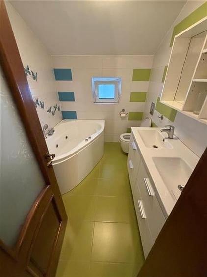 Casă cu 5 camere cu Canalizare în Herăstrău