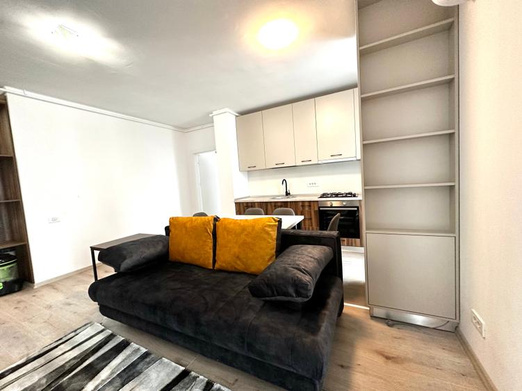 Apartament cu 3 camere semidecomandat în Tipografilor