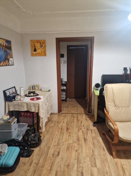Apartament cu 4 camere semidecomandat în Central