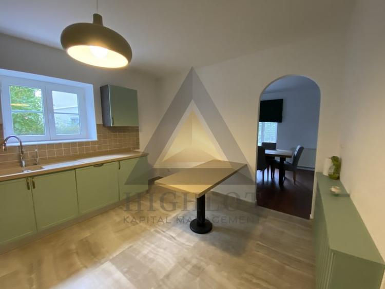 Duplex cu 5 camere cu Canalizare în Iancu Nicolae