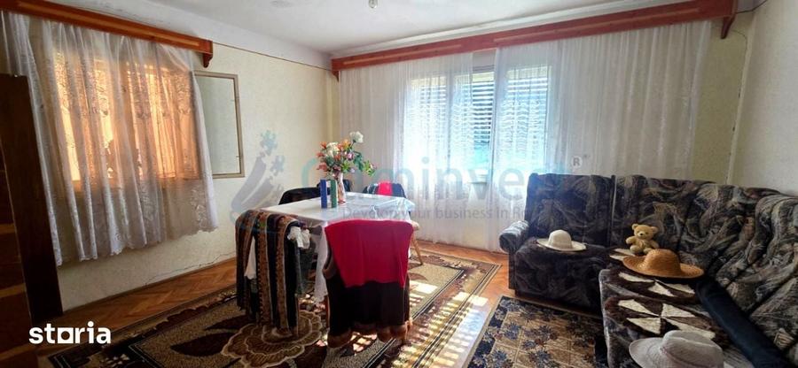 Casă cu 3 camere cu Teren 4319 Mp în Pomezeu