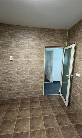 Apartament cu 3 camere decomandat, mobilat în Cug