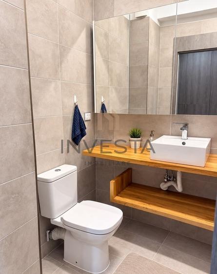 Apartament cu 3 camere semidecomandat, mobilat în Bună Ziua