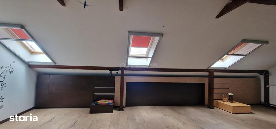 Casă cu 10 camere cu Teren 32.18 Mp în Muncitoresc