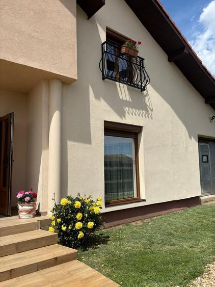 Casă cu 4 camere în Peciu Nou
