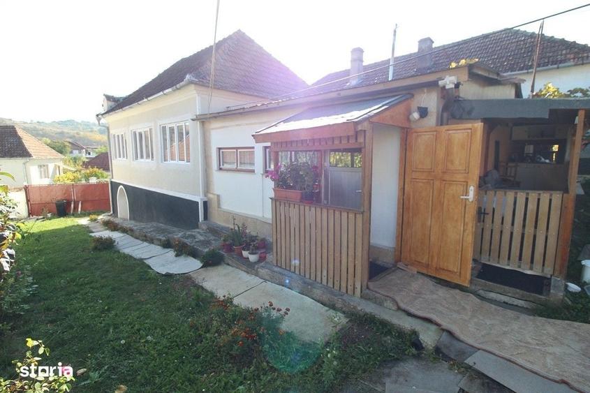 Casă cu 3 camere în Izvoarele