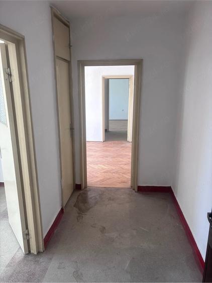 Apartament cu 2 camere semidecomandat în Hipodrom