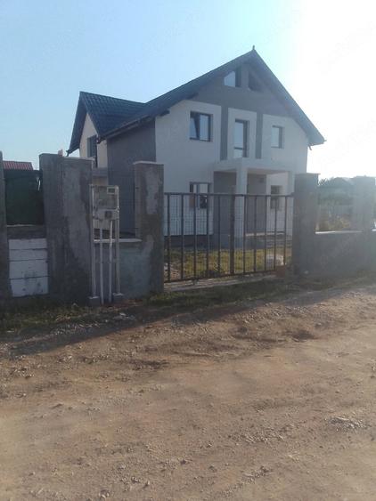 Casă cu Teren 350 Mp în Nord