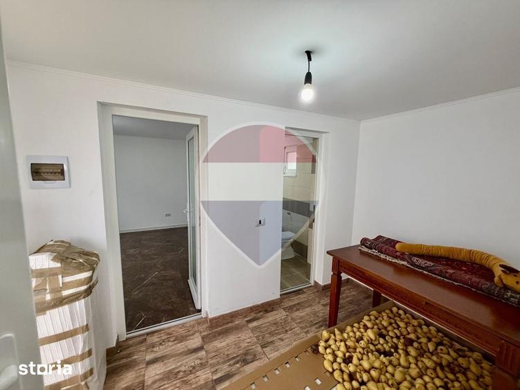 Casă cu 2 camere cu Teren 802 Mp în Jariștea