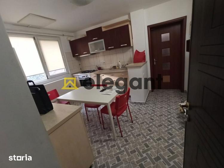 Apartament cu 3 camere semidecomandat, mobilat în Calea București