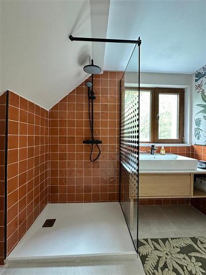 Casă individuală cu 5 camere cu Teren 3029 Mp în Drajna de Sus