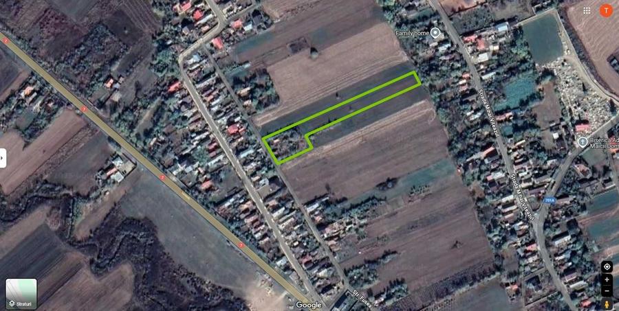 Teren de 4600 mp, în Fusea