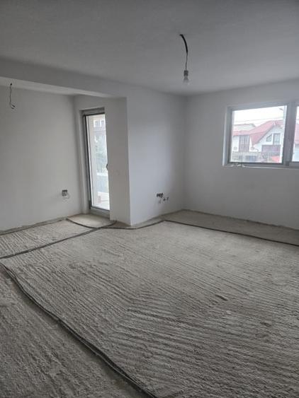 Casă individuală cu 4 camere cu Garaj în Bucov