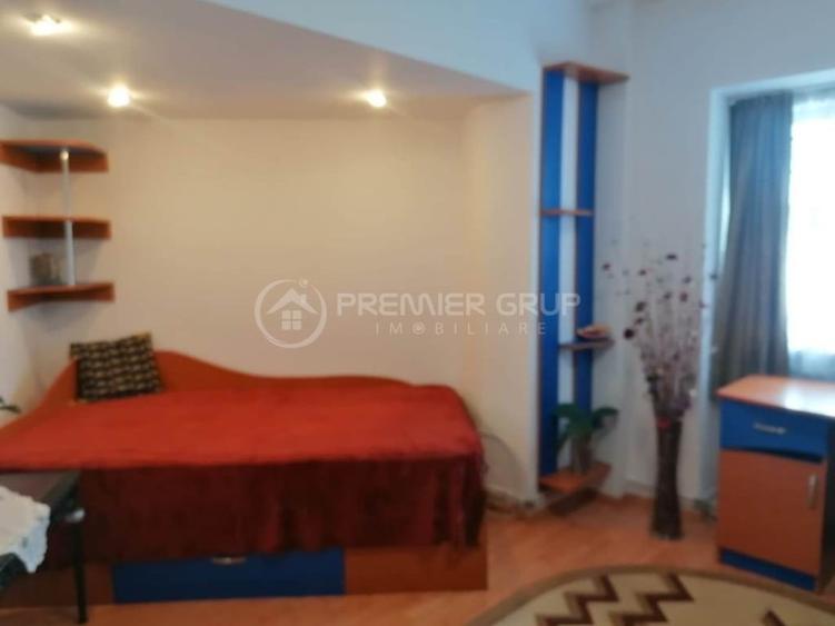 Apartament cu 4 camere decomandat în Cug