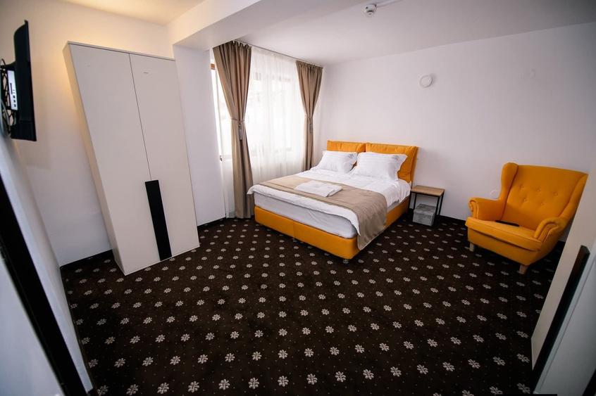 Casă cu 4 camere în Tirici