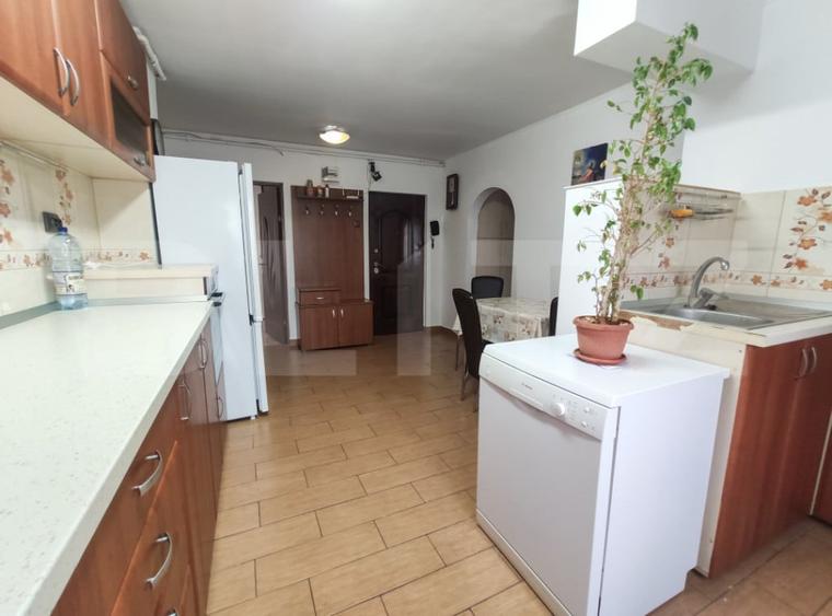 Apartament cu 3 camere decomandat în Central