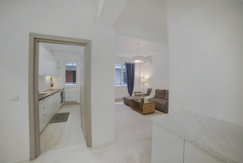 Apartament cu 2 camere decomandat, mobilat în Băneasa