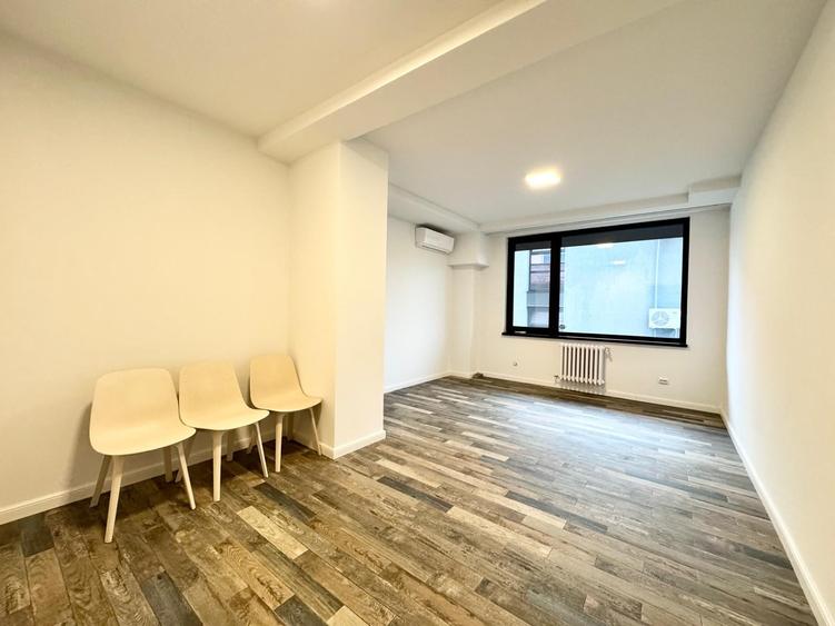 Birou, de 200 mp, în Central