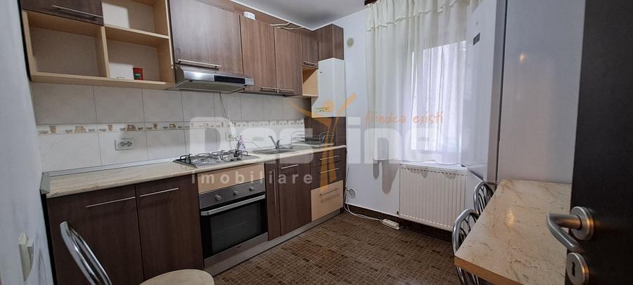 Apartament cu 3 camere decomandat, mobilat în Miroslava