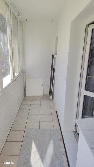 Inchiriez ap. cu 3 camere, 2 balcoane, Zona C.R.Vivo - 6