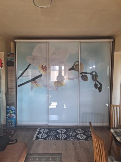 Apartament cu 3 camere semidecomandat, mobilat în Săsar