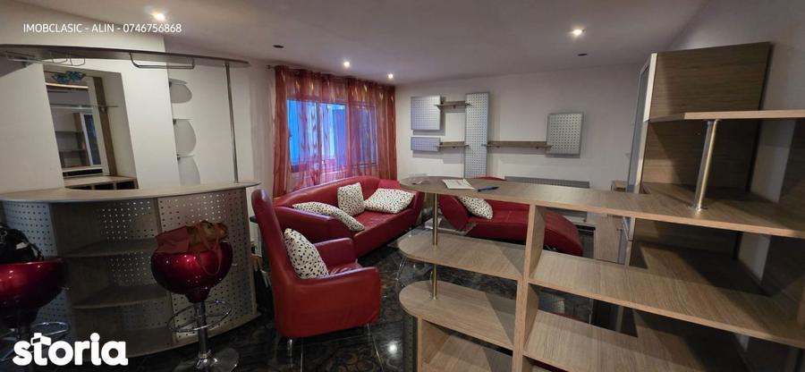Apartament cu 3 camere decomandat în Micro 6