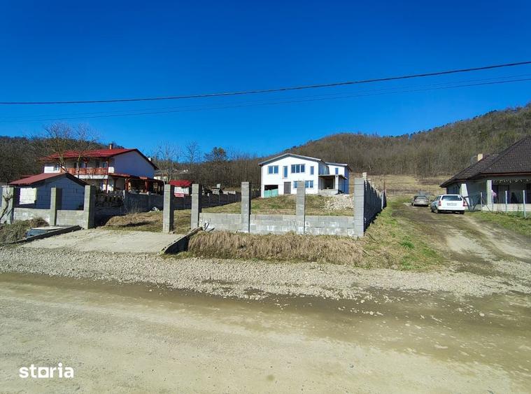 Casă cu 4 camere cu Teren 1000 Mp în Sud
