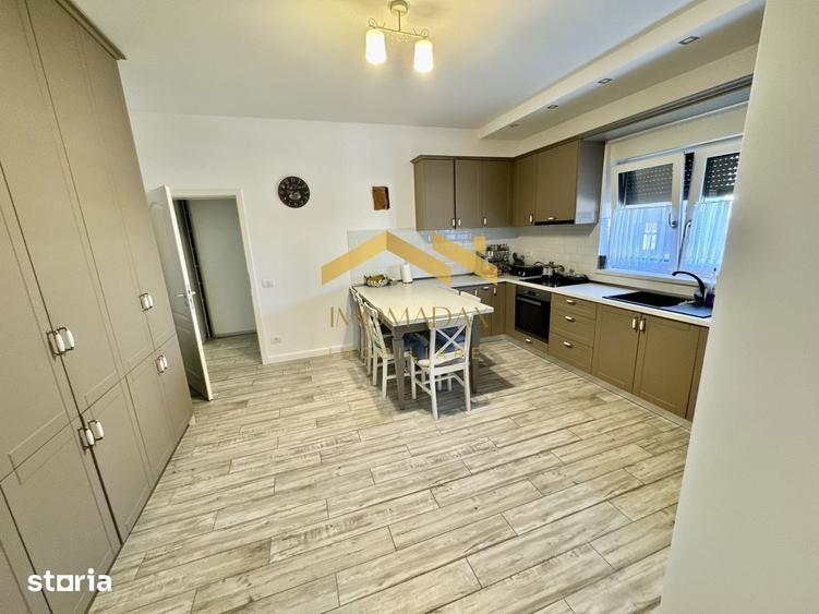 Casă cu 4 camere cu Teren 1000 Mp în Sânmihaiu Român
